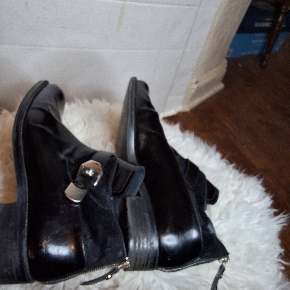 Stuart Weitzman Negev Jet Mirror Leather And Calf Black Leather Booties 9 - Picture 4 of 13